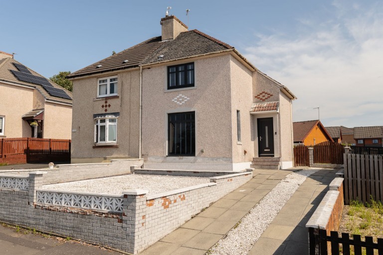 East Avenue, Uddingston, G71