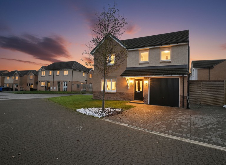 Buttercup Crescent, Cambuslang, G72